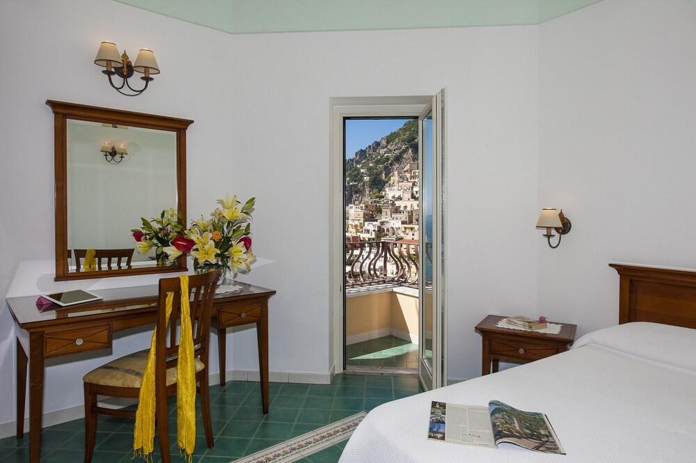 Albergo California Позитано Екстериор снимка