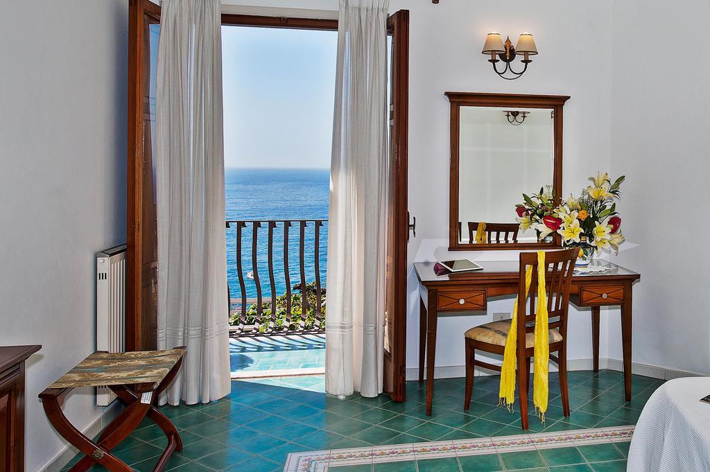 Albergo California Позитано Екстериор снимка