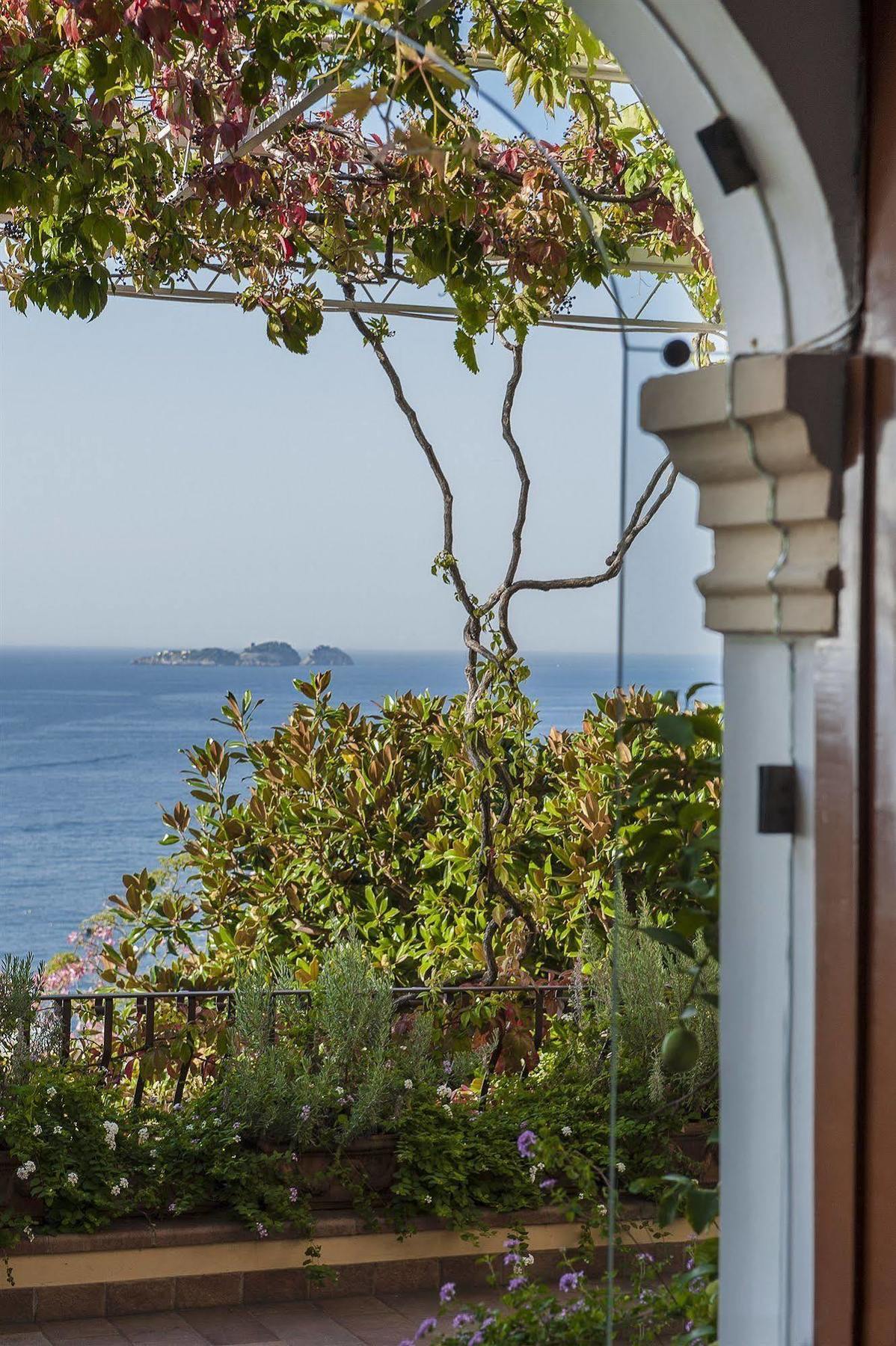 Albergo California Позитано Екстериор снимка